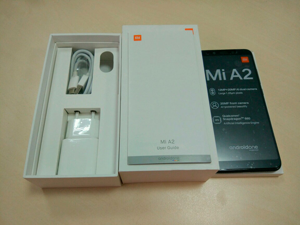 Mi A2 inside the box